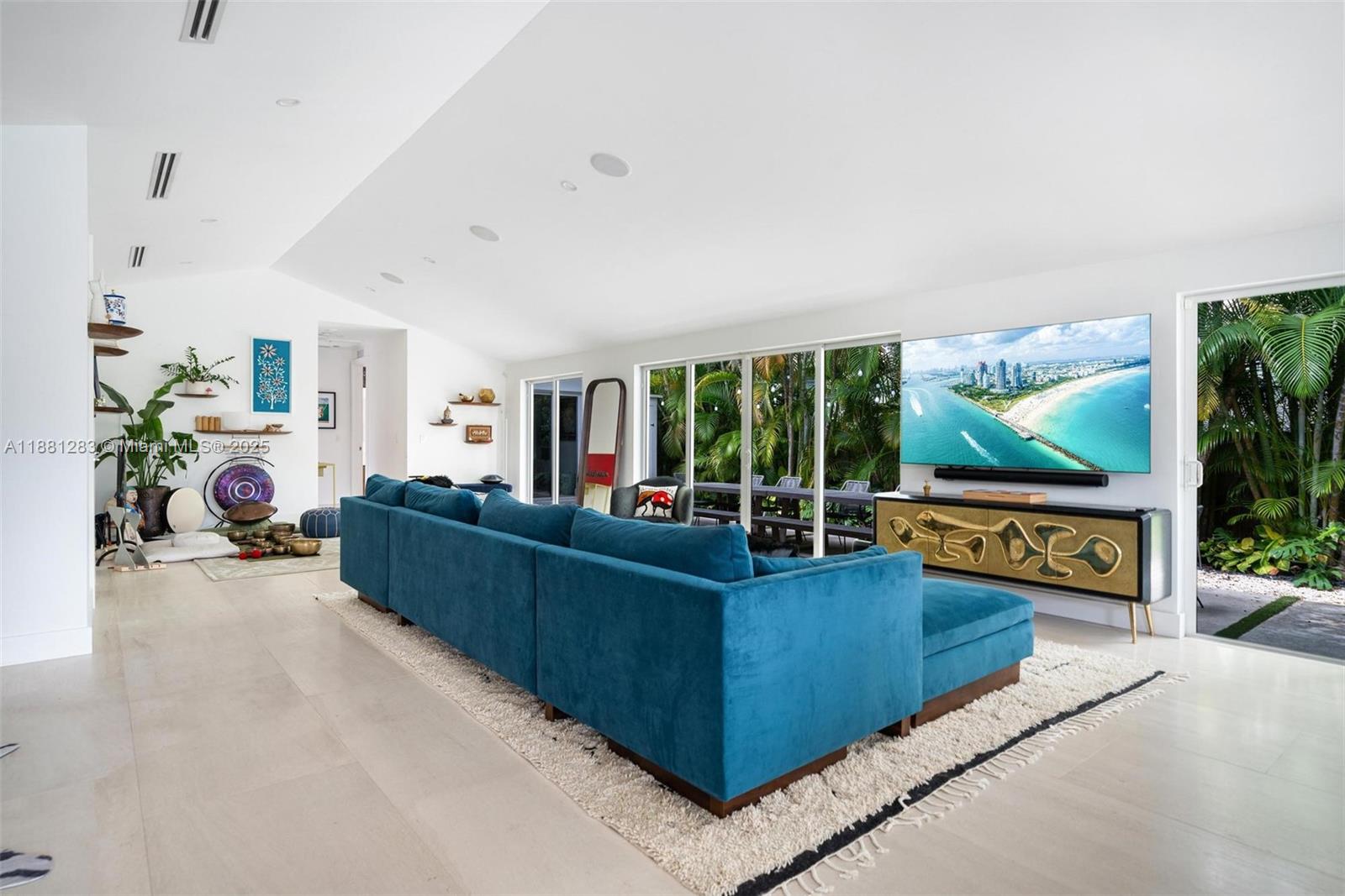 520 E Dilido Dr, Miami Beach FL 33139