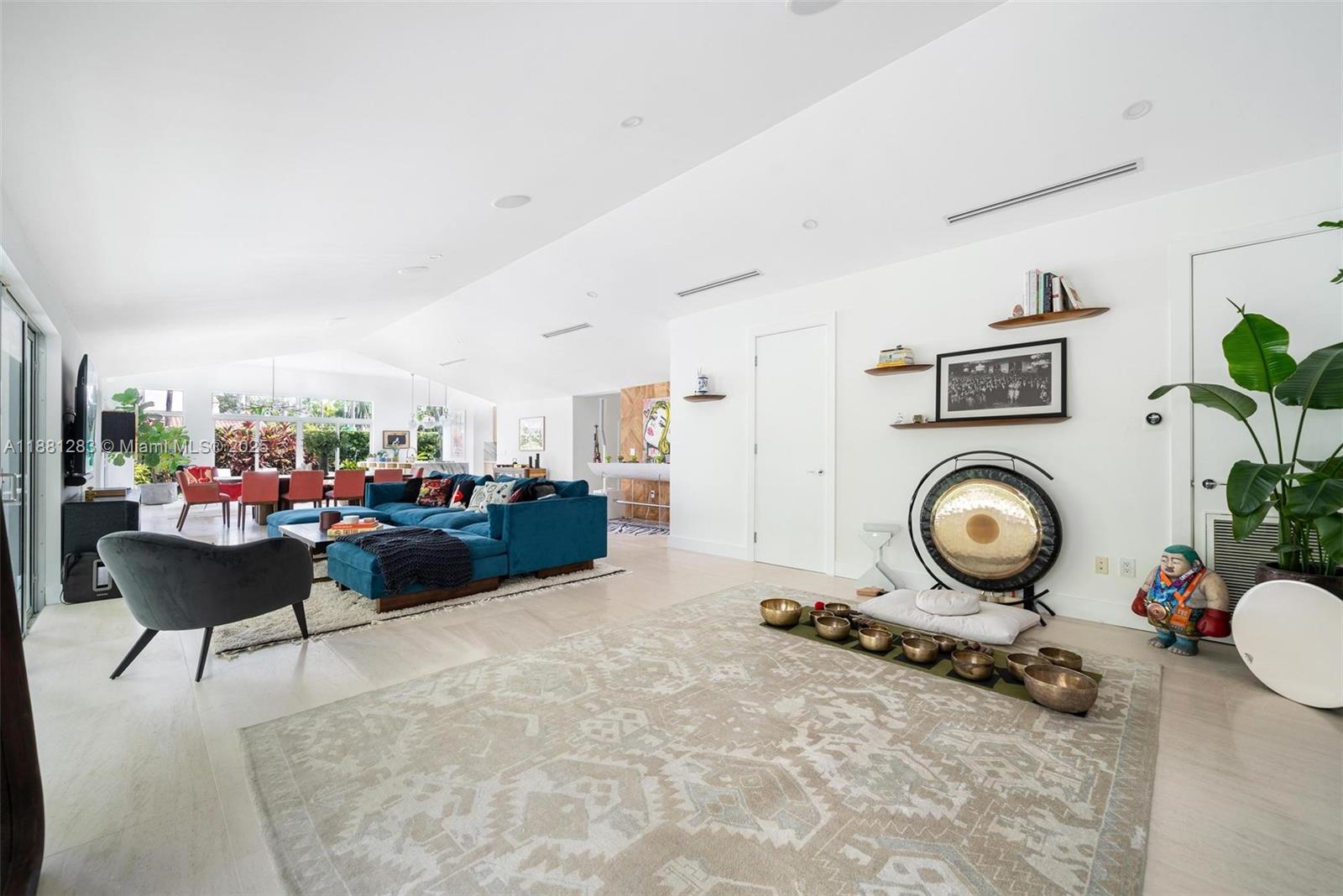 520 E Dilido Dr, Miami Beach FL 33139