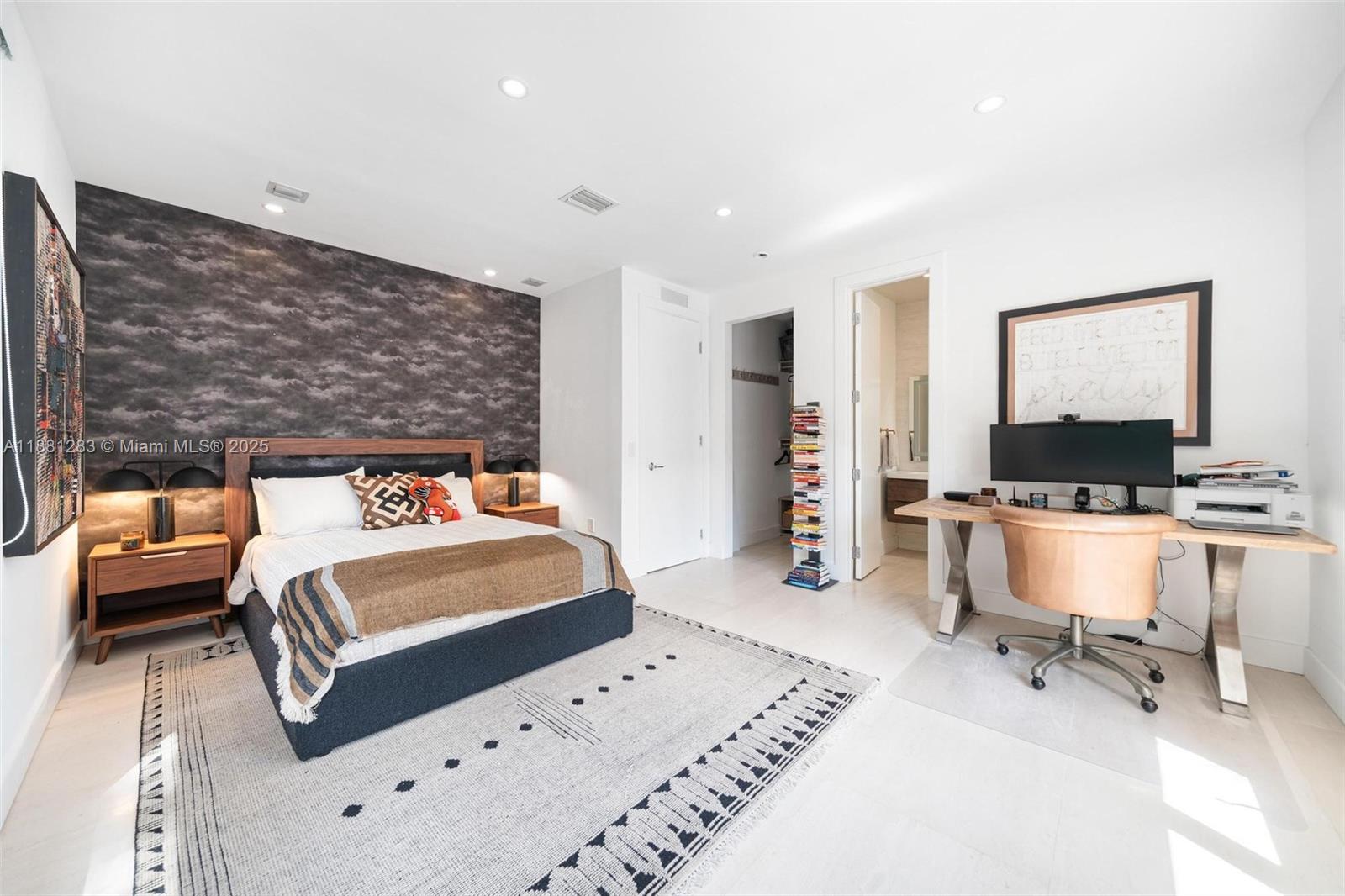 520 E Dilido Dr, Miami Beach FL 33139