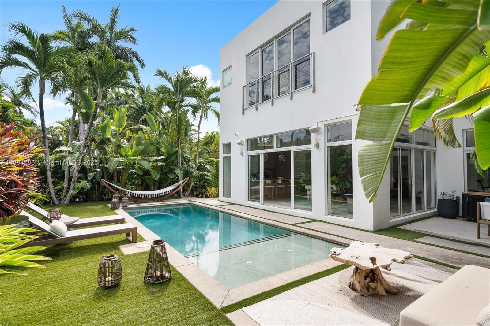 520 E Dilido Dr, Miami Beach FL 33139