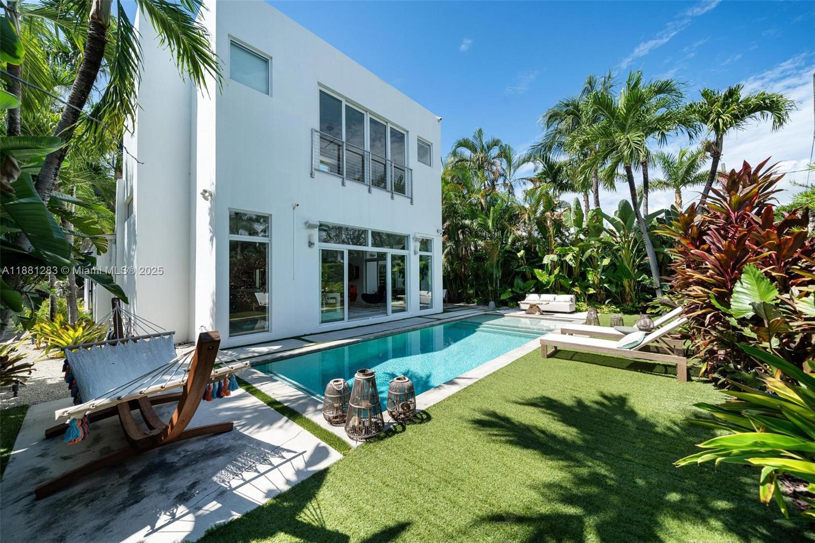 520 E Dilido Dr, Miami Beach FL 33139