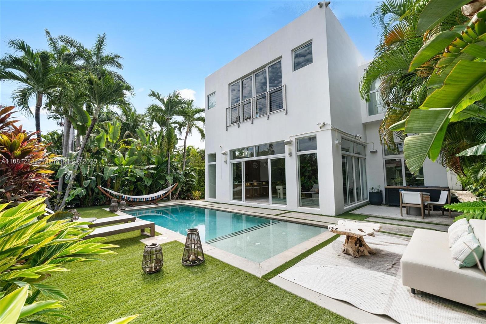 520 E Dilido Dr, Miami Beach FL 33139