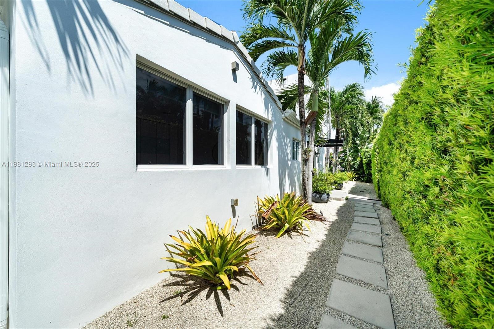 520 E Dilido Dr, Miami Beach FL 33139