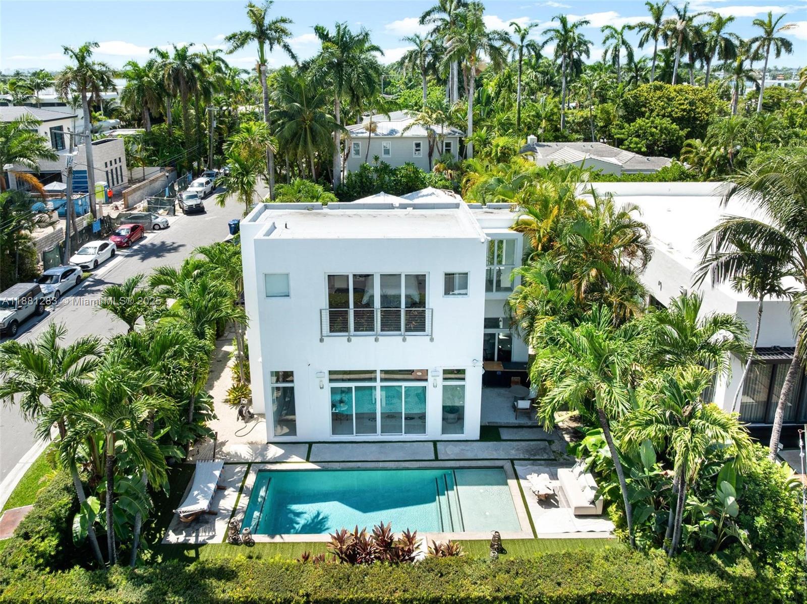 520 E Dilido Dr, Miami Beach FL 33139