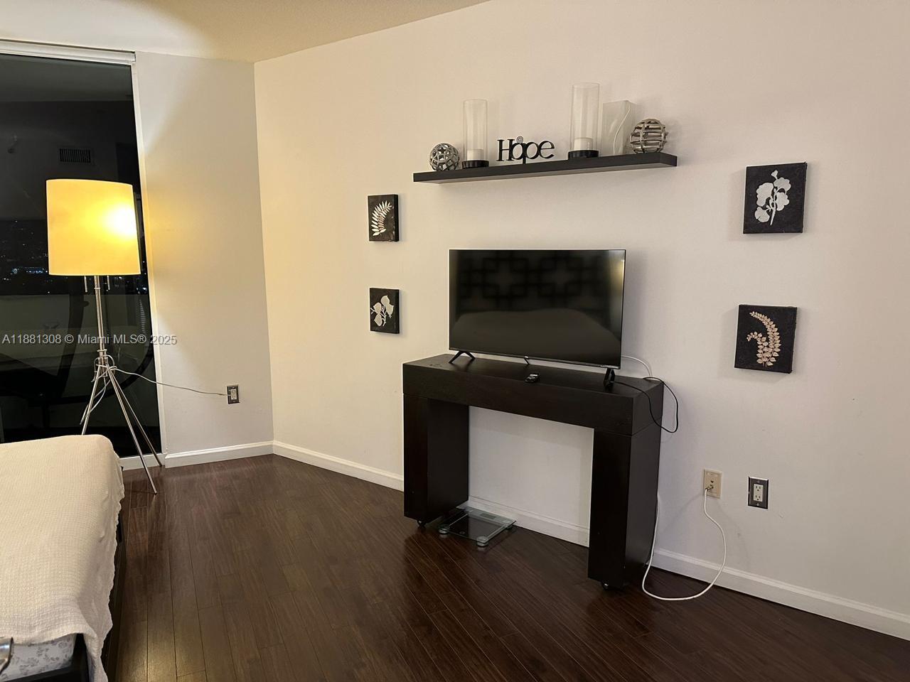 19501 S W country Club dr #1706, Aventura FL 33180