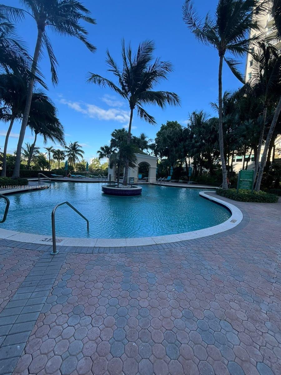 19501 S W country Club dr #1706, Aventura FL 33180