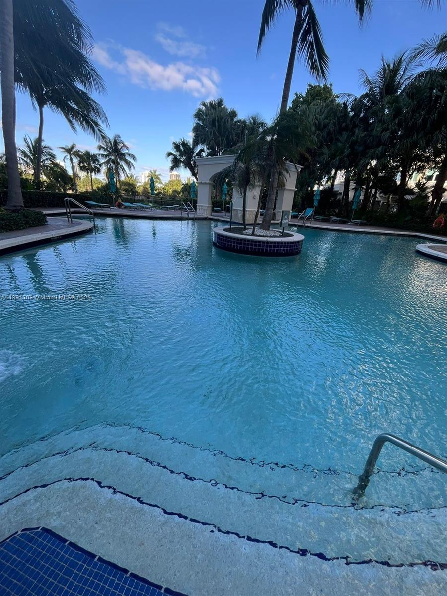19501 S W country Club dr #1706, Aventura FL 33180