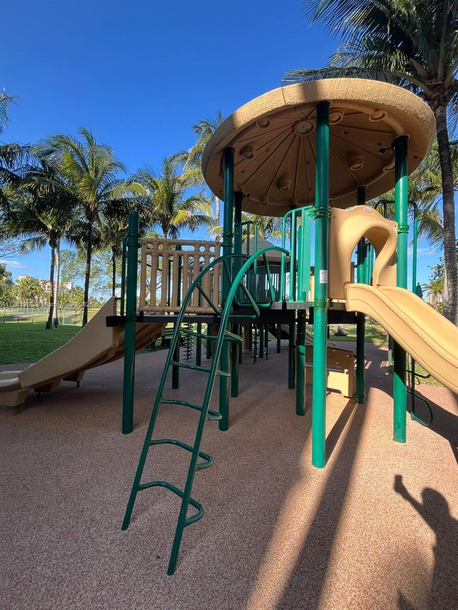 19501 S W country Club dr #1706, Aventura FL 33180