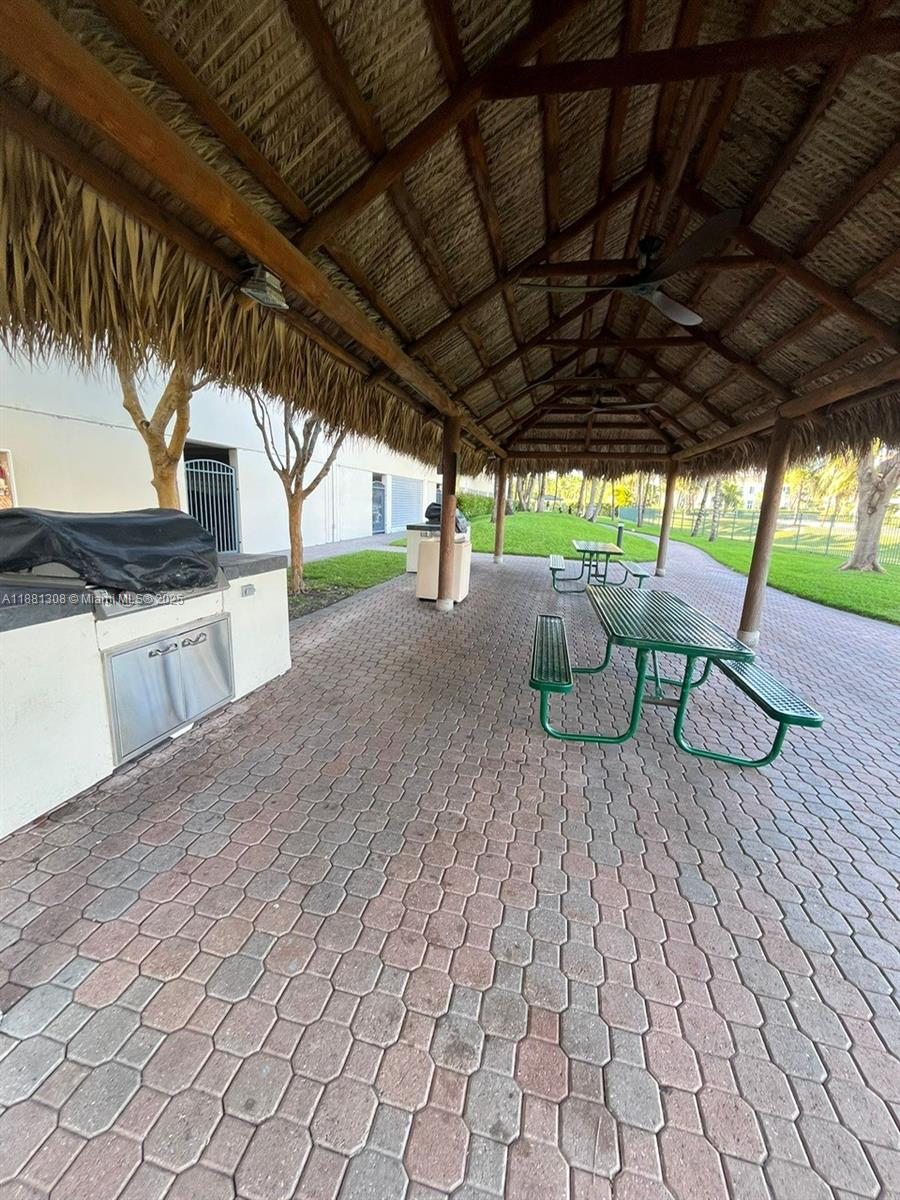 19501 S W country Club dr #1706, Aventura FL 33180