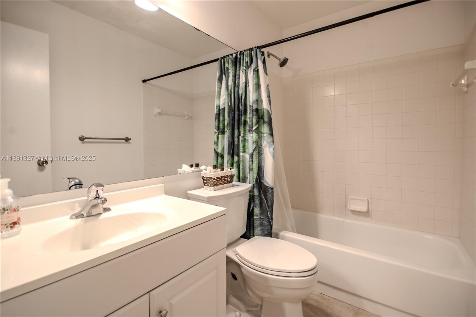 7652 S Pinewalk Dr S #139, Margate FL 33063
