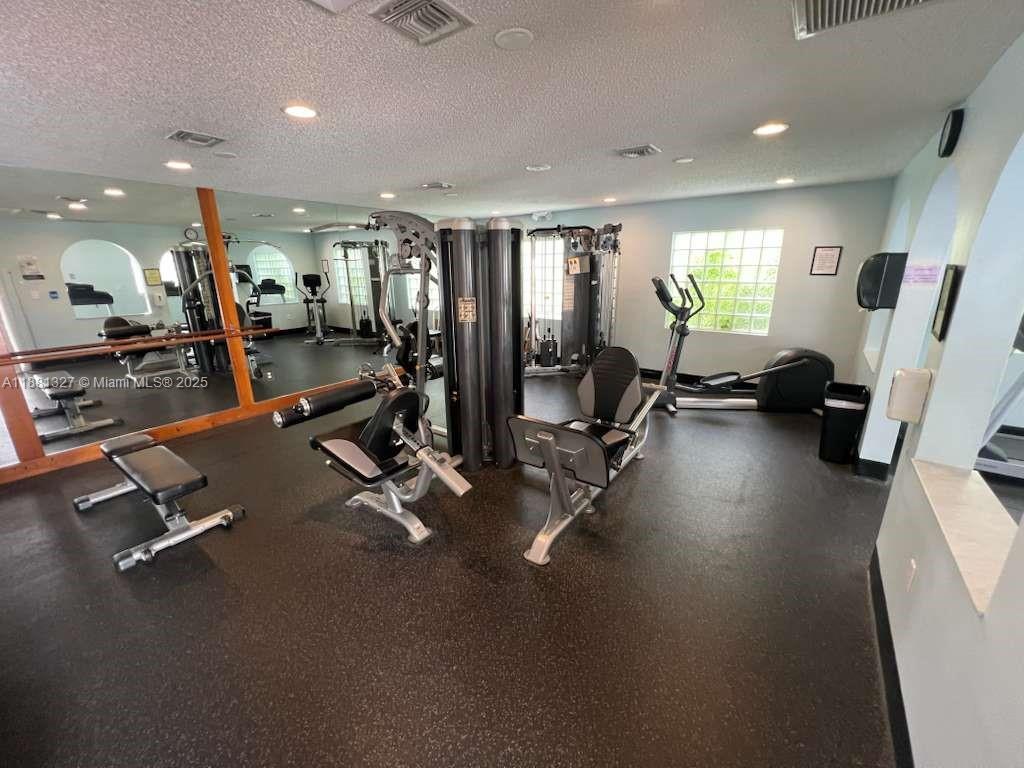 7652 S Pinewalk Dr S #139, Margate FL 33063