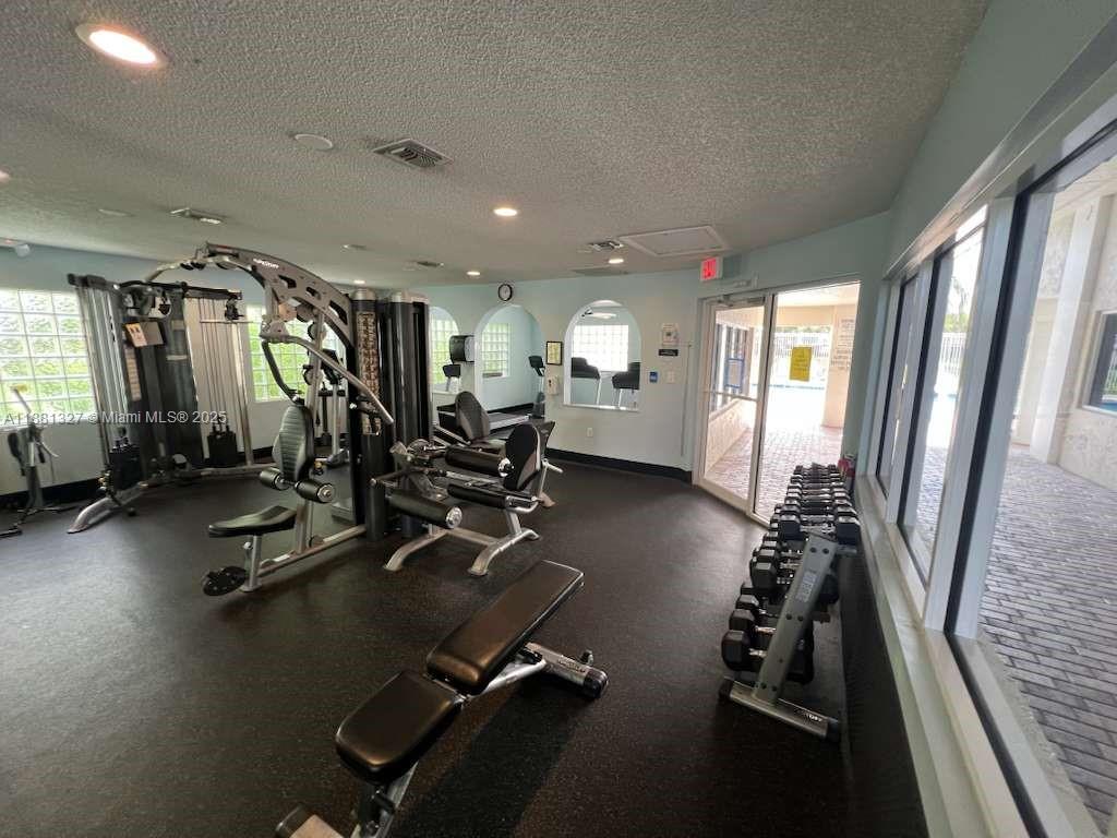 7652 S Pinewalk Dr S #139, Margate FL 33063