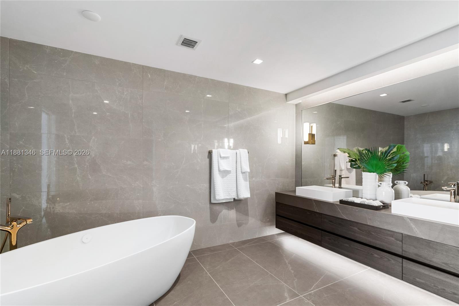 1116 N Ocean Blvd #1404, Pompano Beach FL 33062