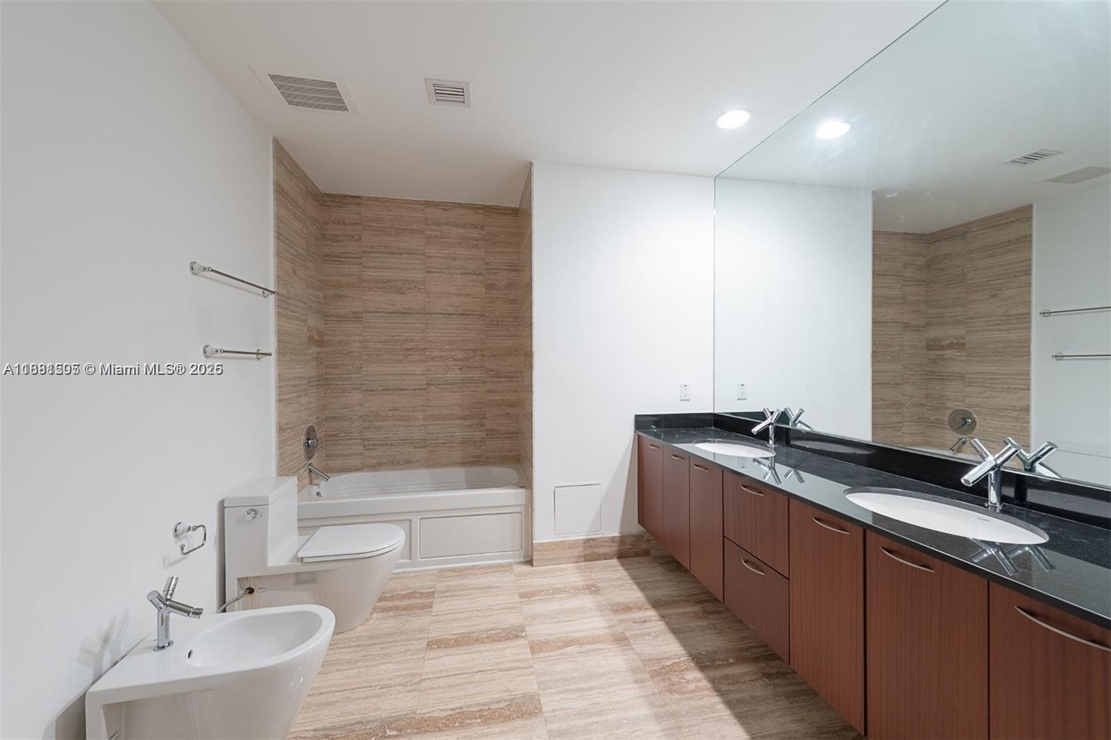 15811 Collins Ave #3205, Sunny Isles Beach FL 33160