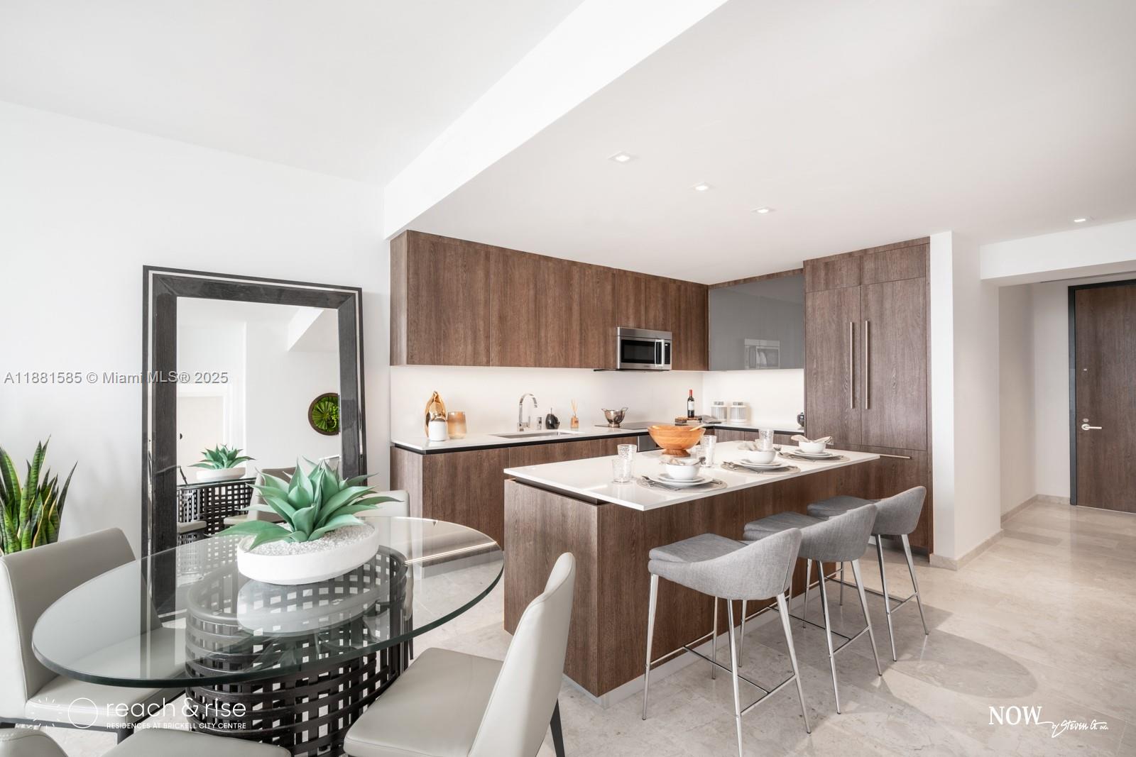 88 SW 7th St #2406, Miami FL 33130