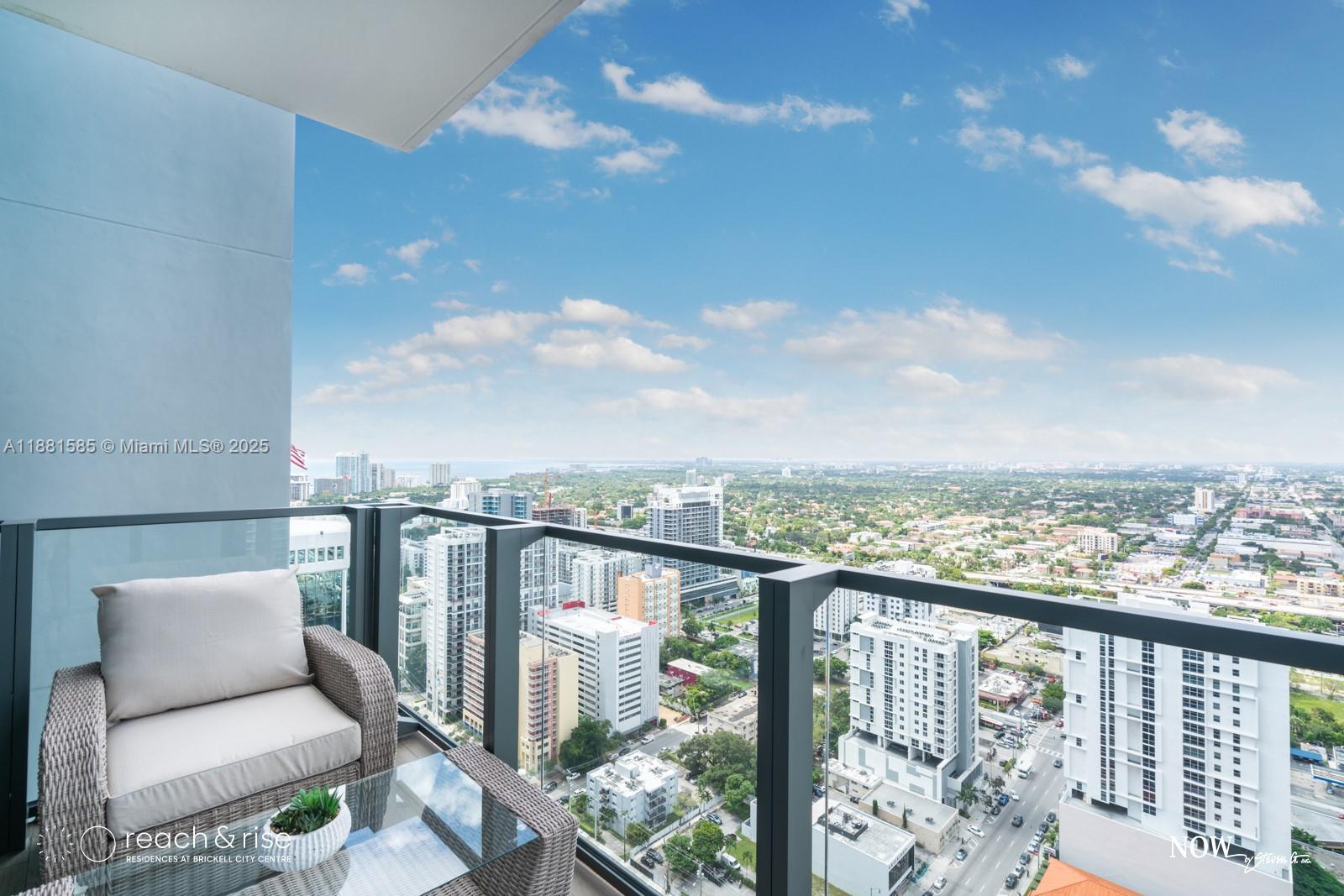88 SW 7th St #2406, Miami FL 33130