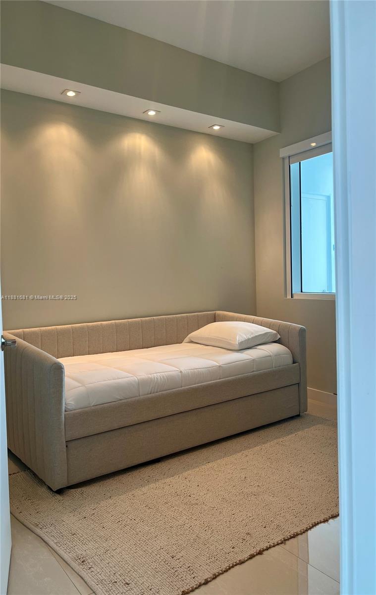 2020 N Bayshore Dr #3304, Miami FL 33137