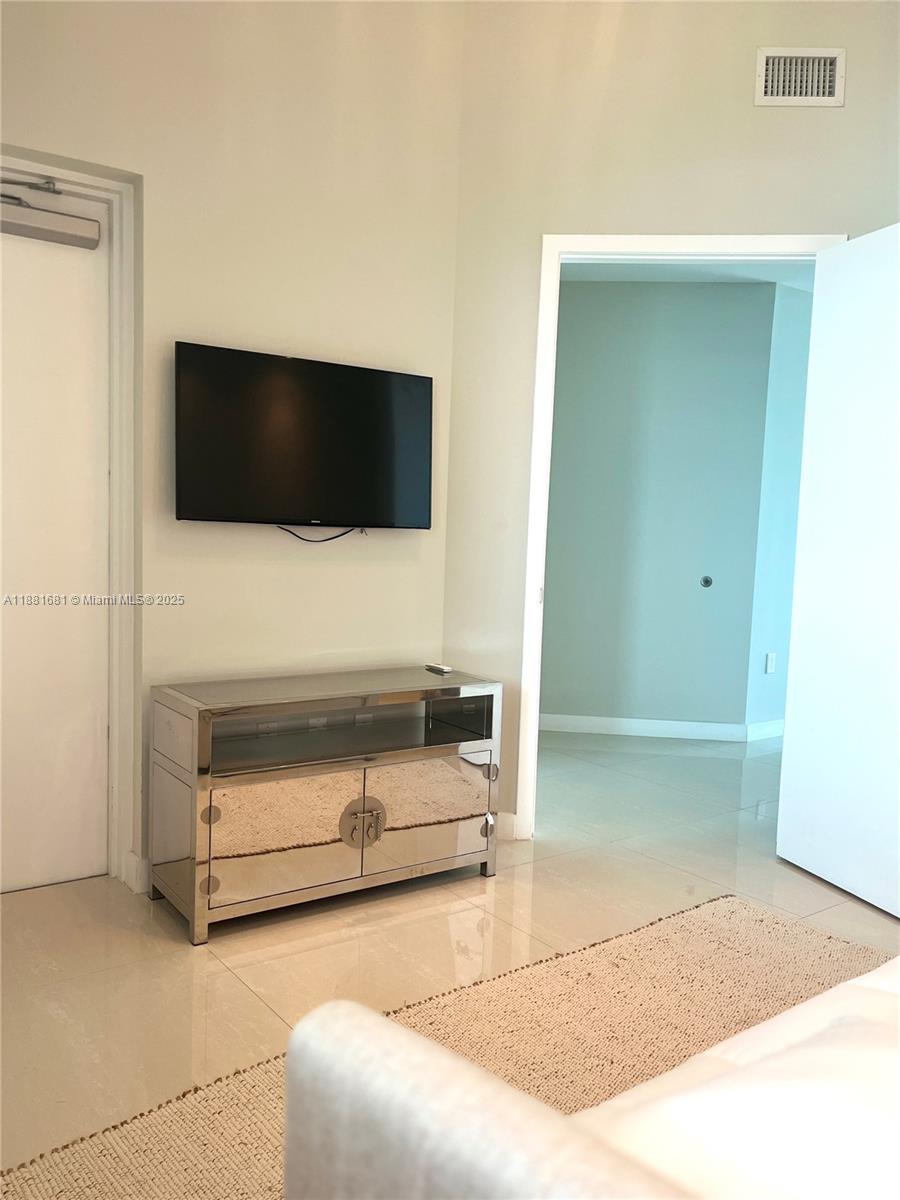 2020 N Bayshore Dr #3304, Miami FL 33137