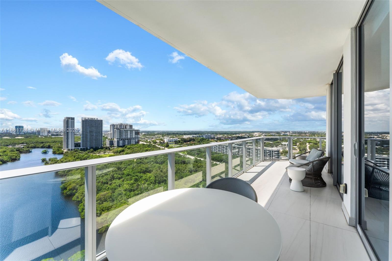 17111 Biscayne Blvd #2202, North Miami Beach FL 33160