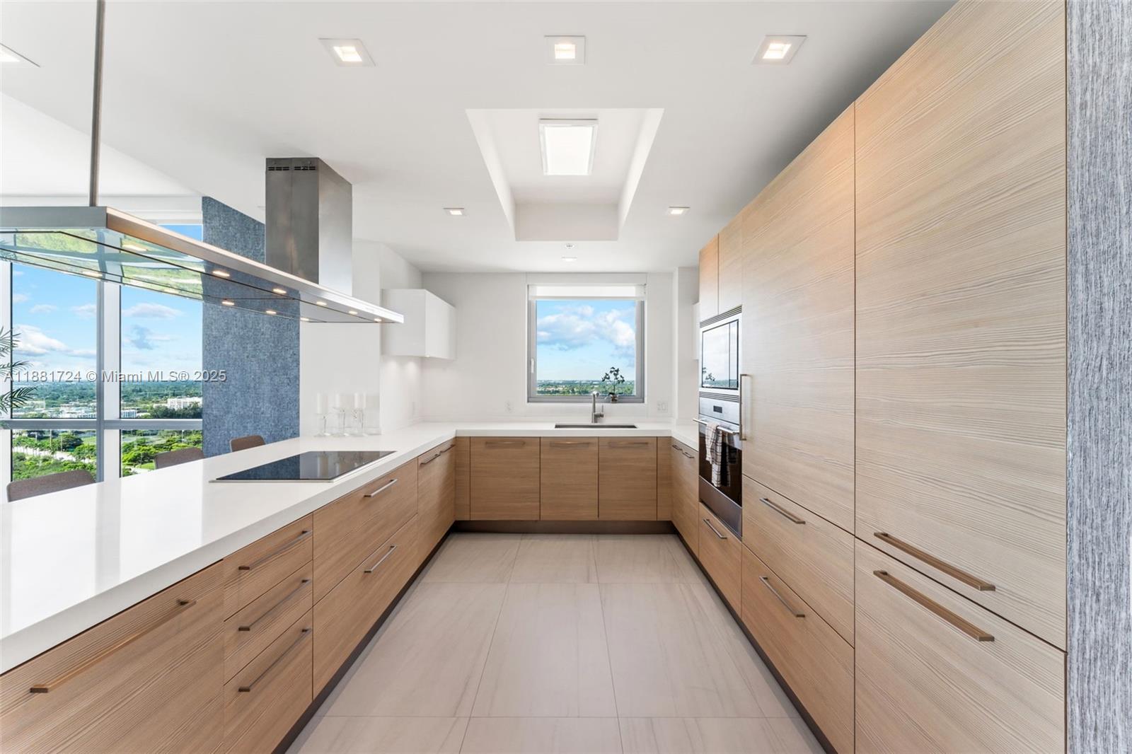 17111 Biscayne Blvd #2202, North Miami Beach FL 33160