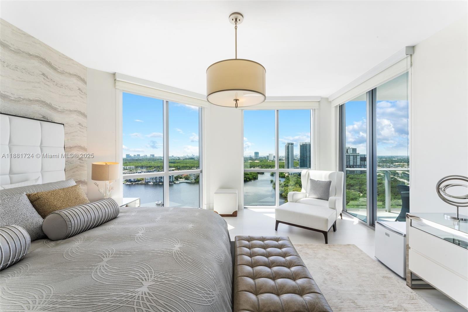 17111 Biscayne Blvd #2202, North Miami Beach FL 33160
