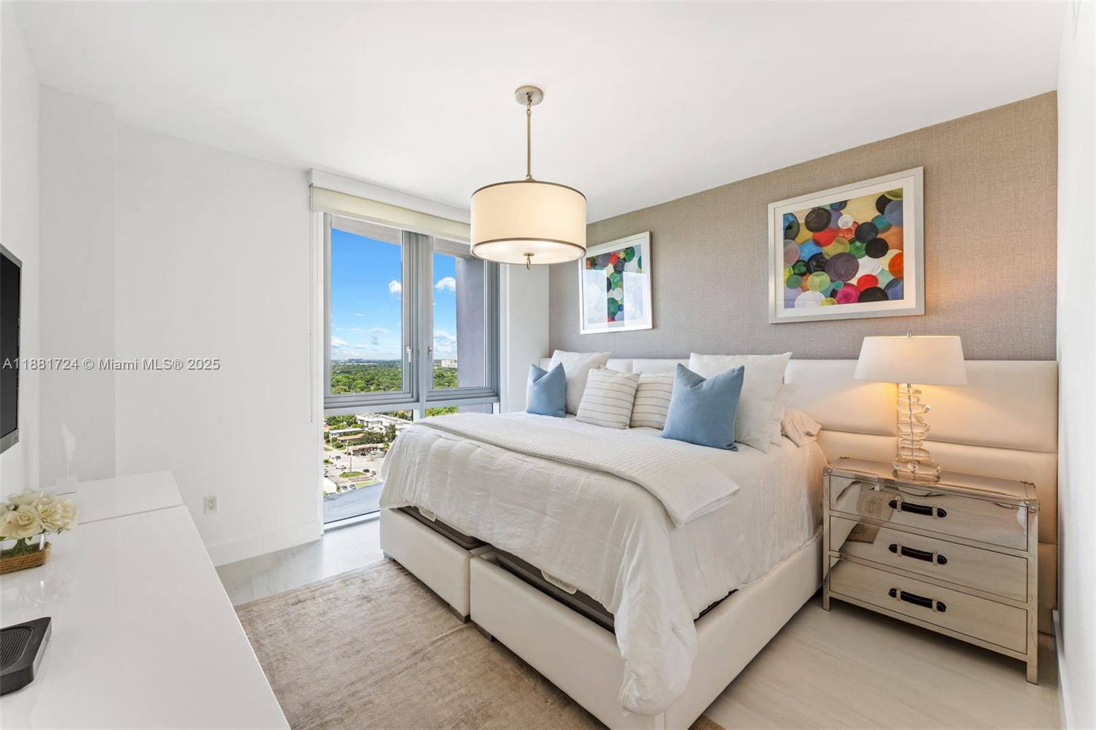 17111 Biscayne Blvd #2202, North Miami Beach FL 33160