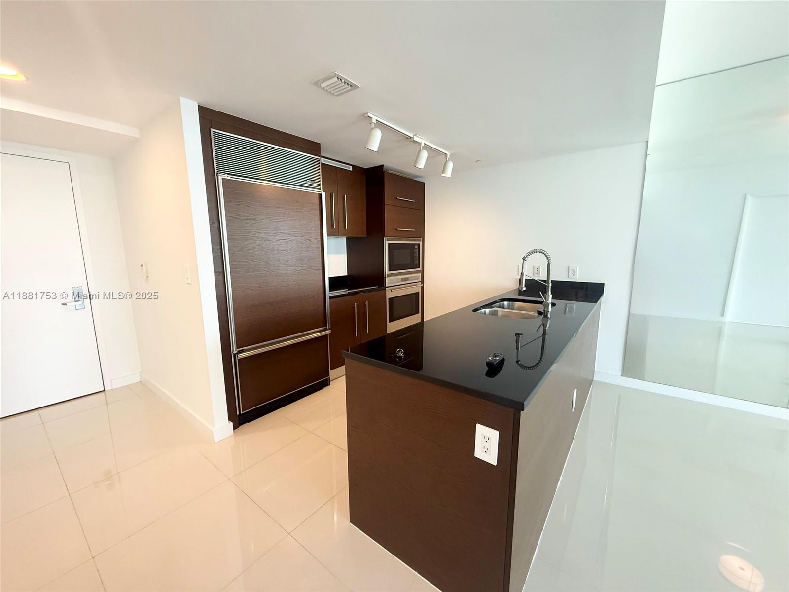 475 Brickell Ave #4812, Miami FL 33131