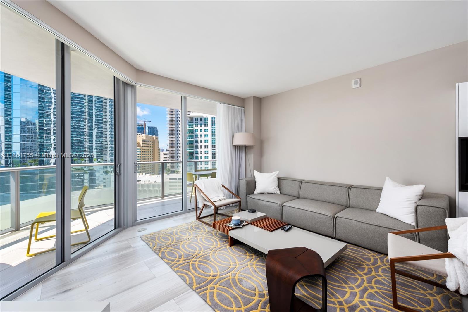 1300 Brickell Bay Dr #1702, Miami FL 33131