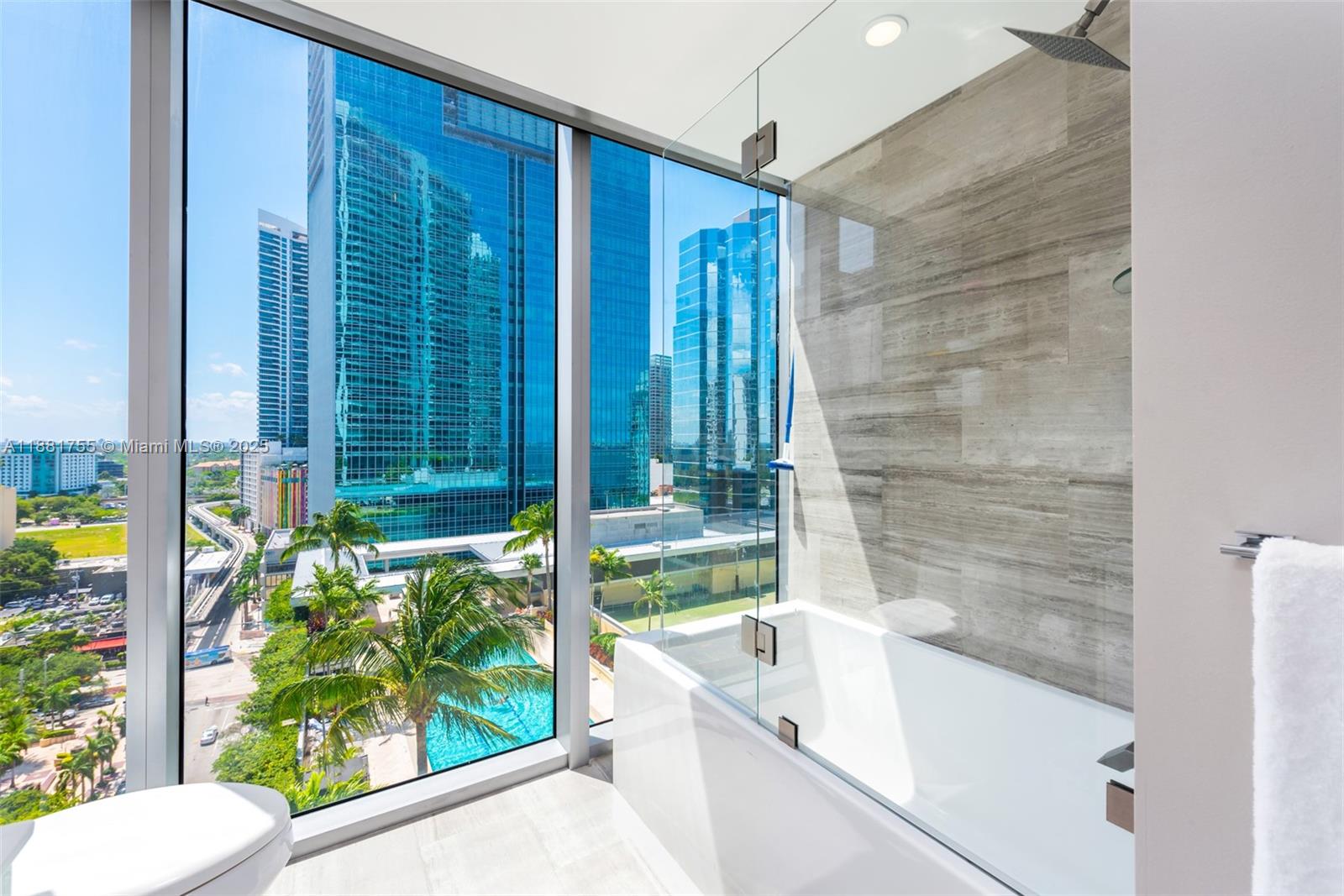 1300 Brickell Bay Dr #1702, Miami FL 33131