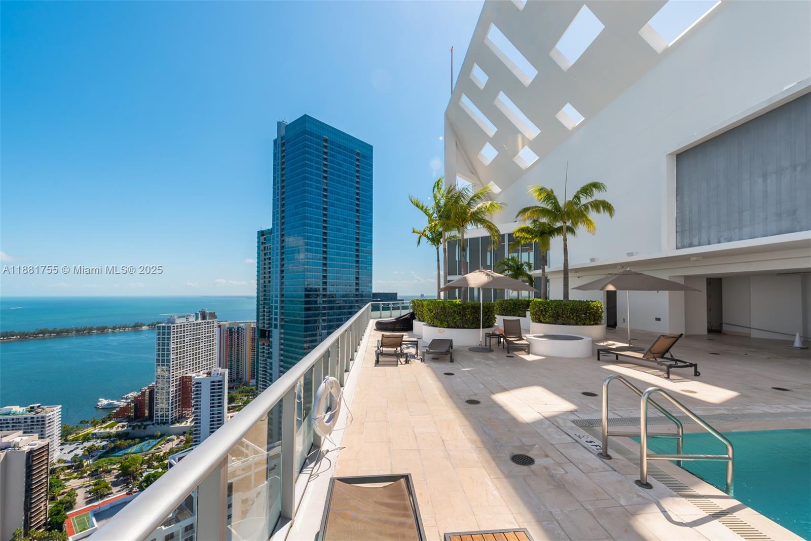 1300 Brickell Bay Dr #1702, Miami FL 33131