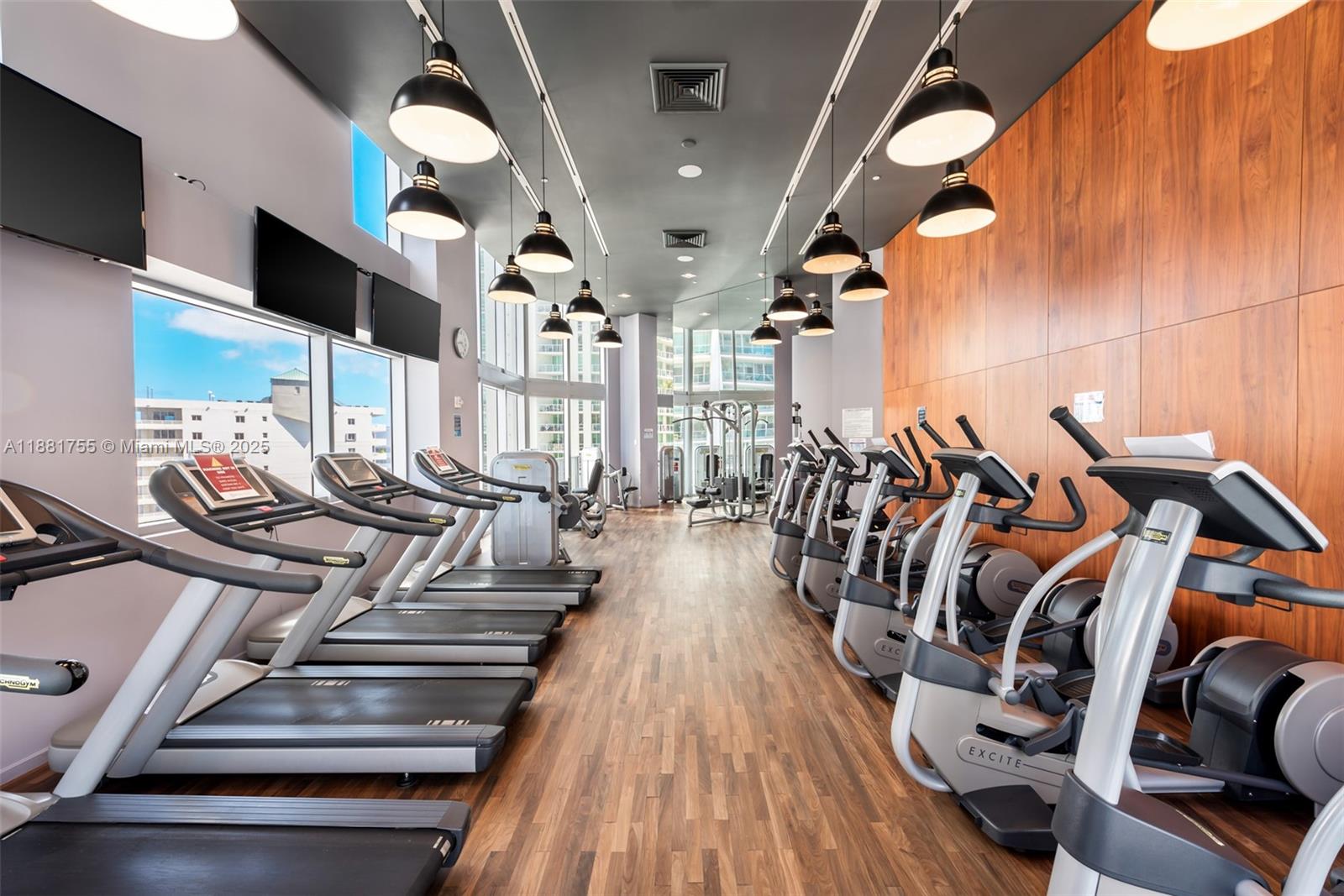 1300 Brickell Bay Dr #1702, Miami FL 33131
