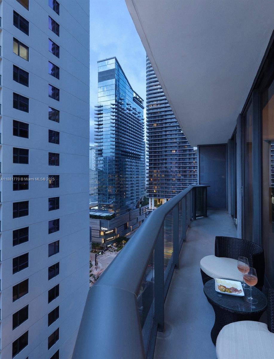 55 SW 9th St #1808, Miami FL 33130