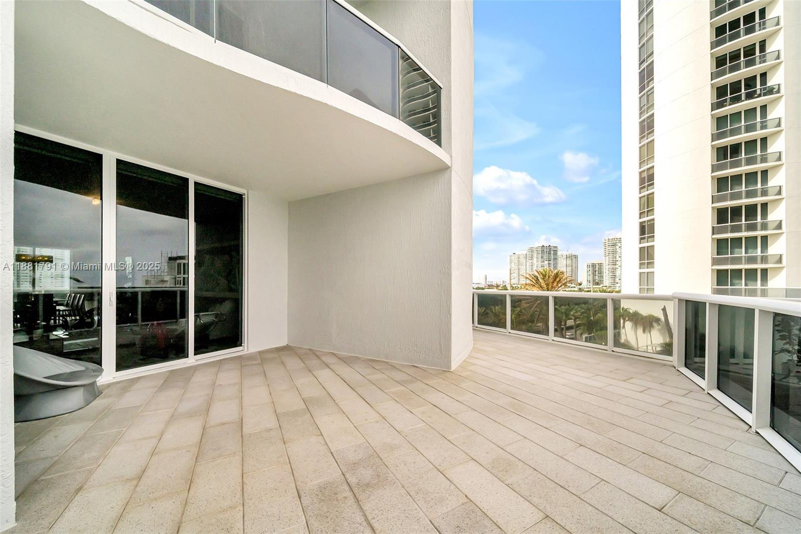 15901 Collins Ave #404, Sunny Isles Beach FL 33160