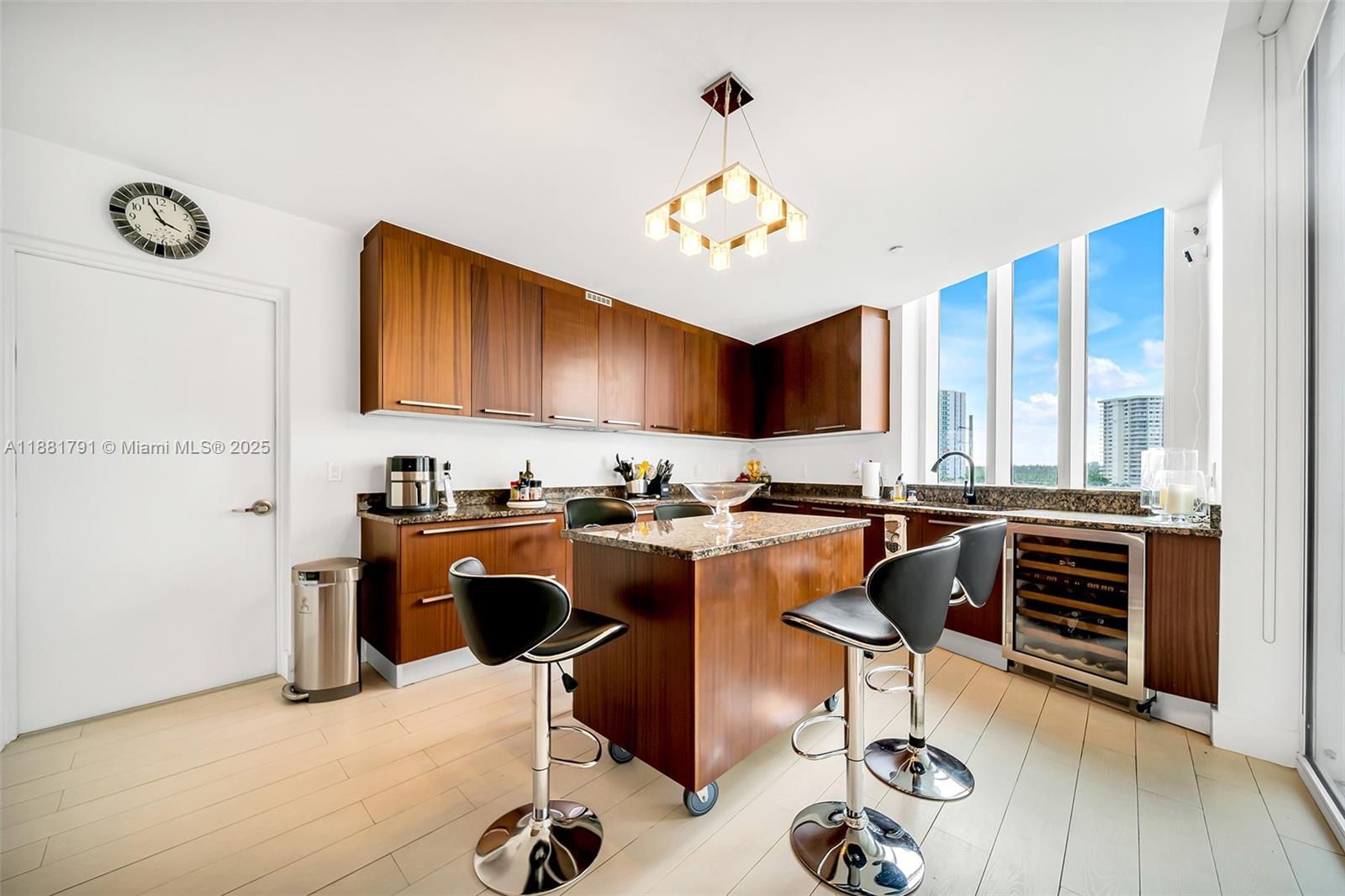 15901 Collins Ave #404, Sunny Isles Beach FL 33160
