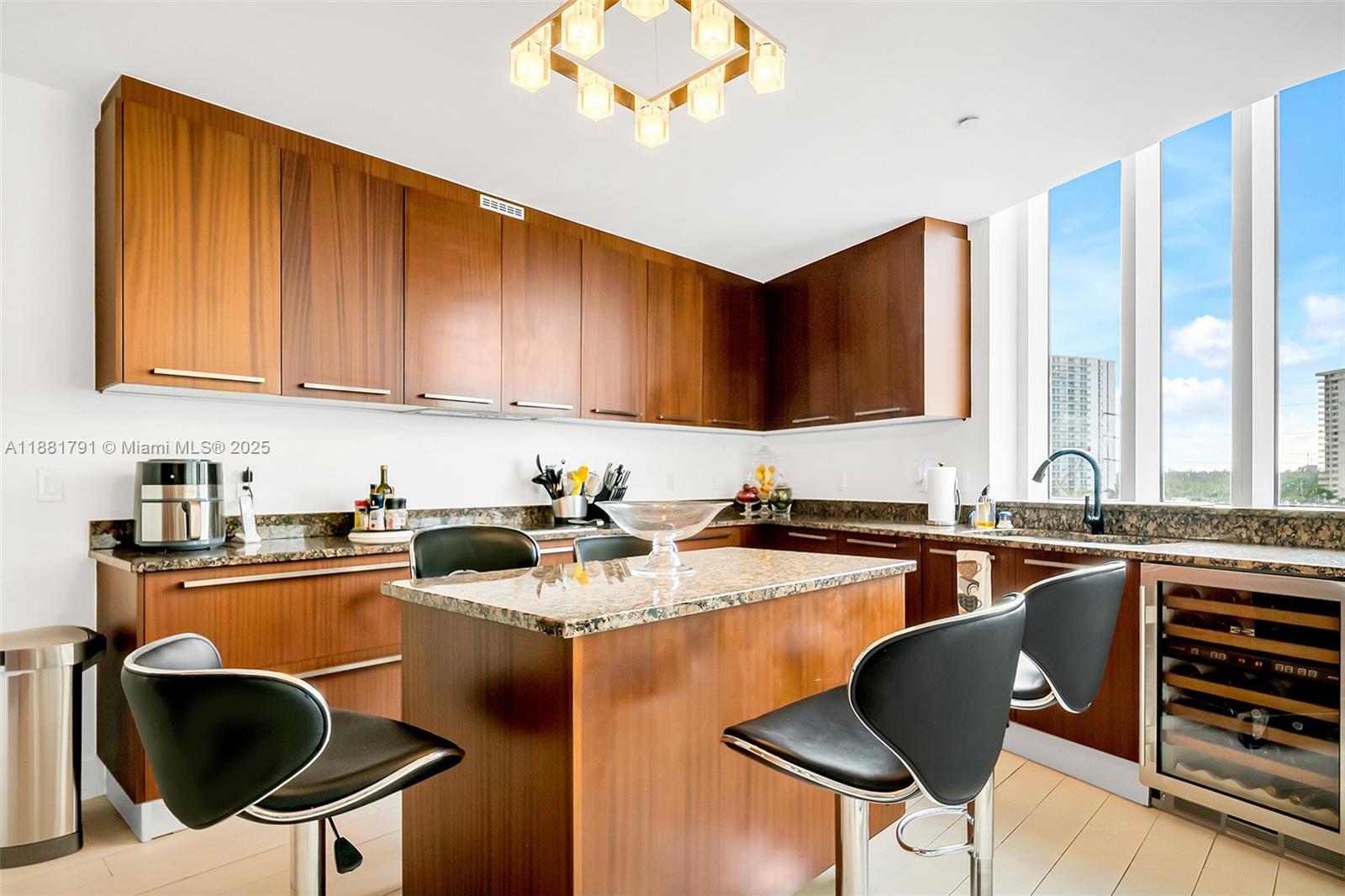 15901 Collins Ave #404, Sunny Isles Beach FL 33160