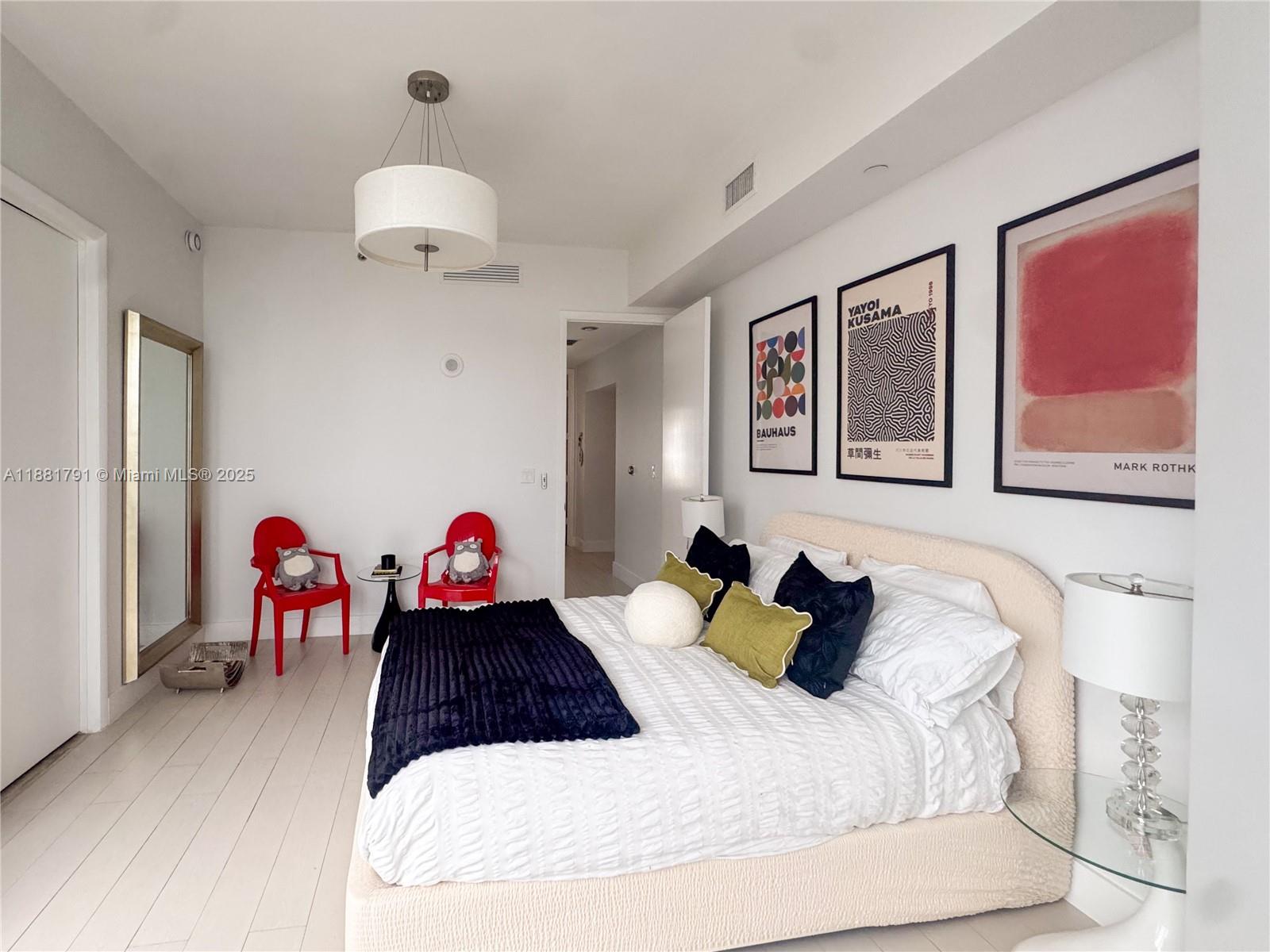 15901 Collins Ave #404, Sunny Isles Beach FL 33160