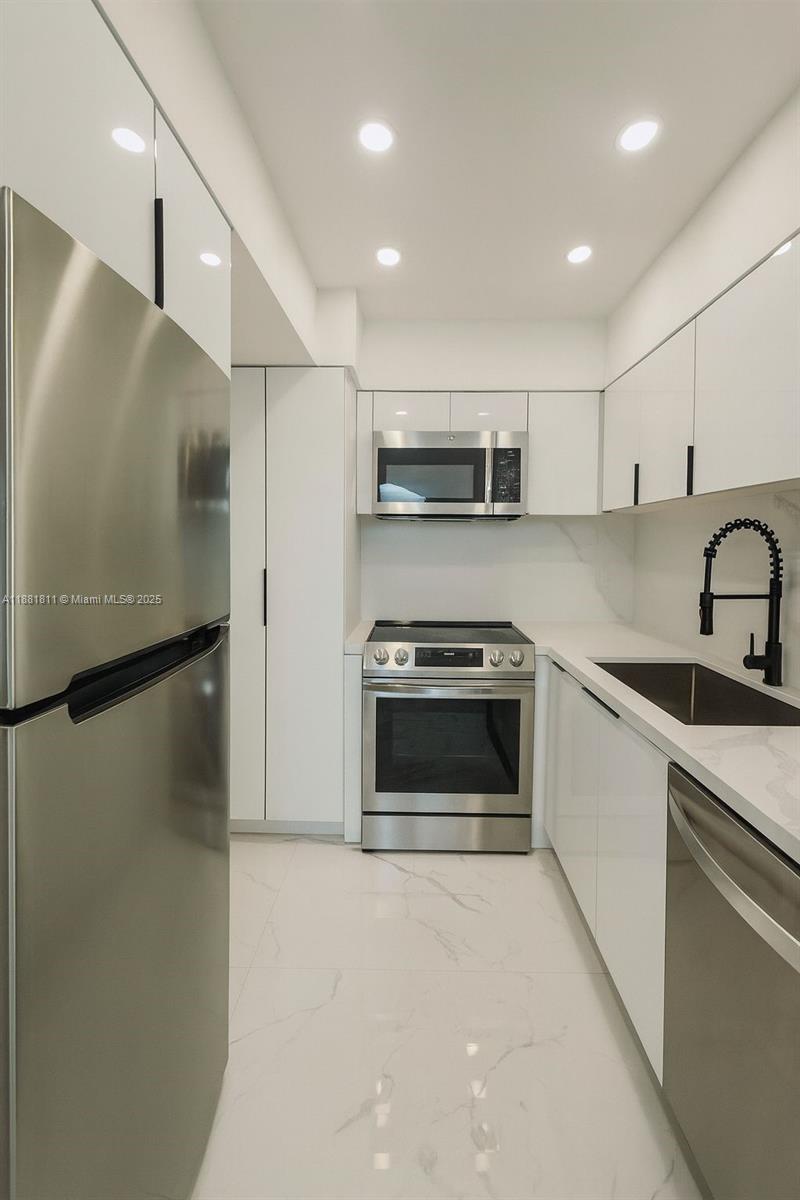 1000 West Ave #211, Miami Beach FL 33139