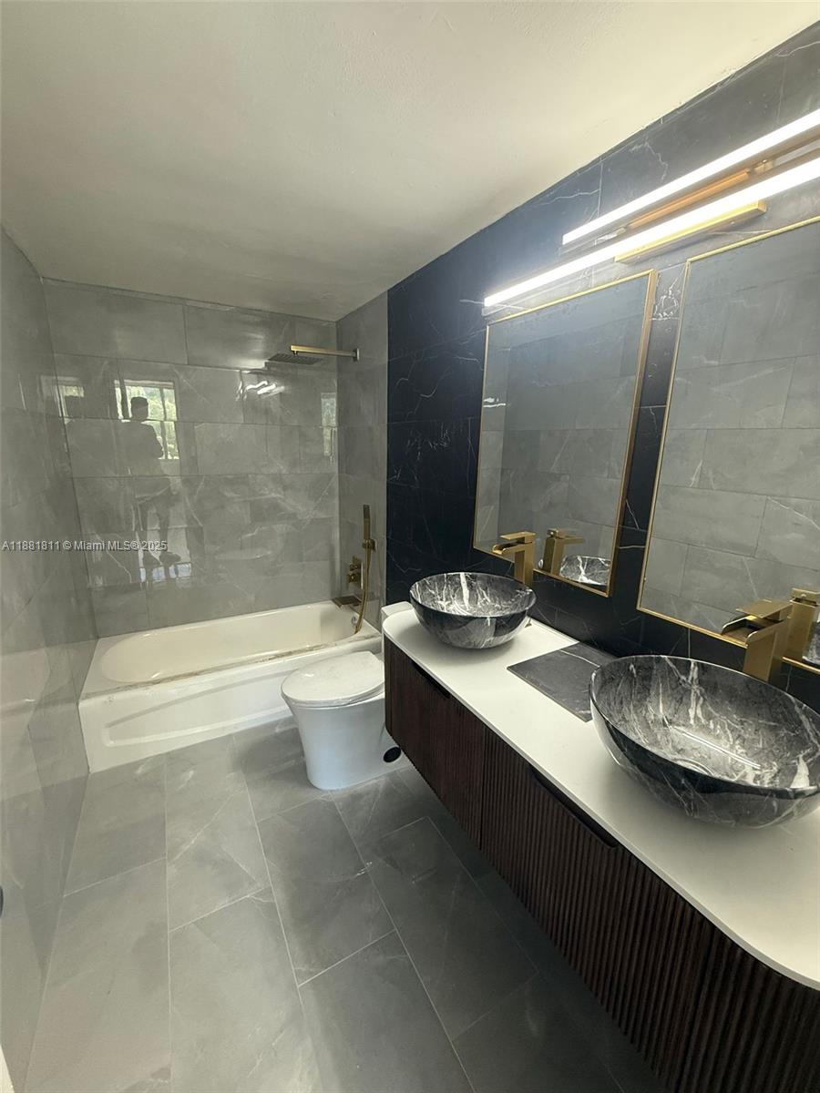 1000 West Ave #211, Miami Beach FL 33139
