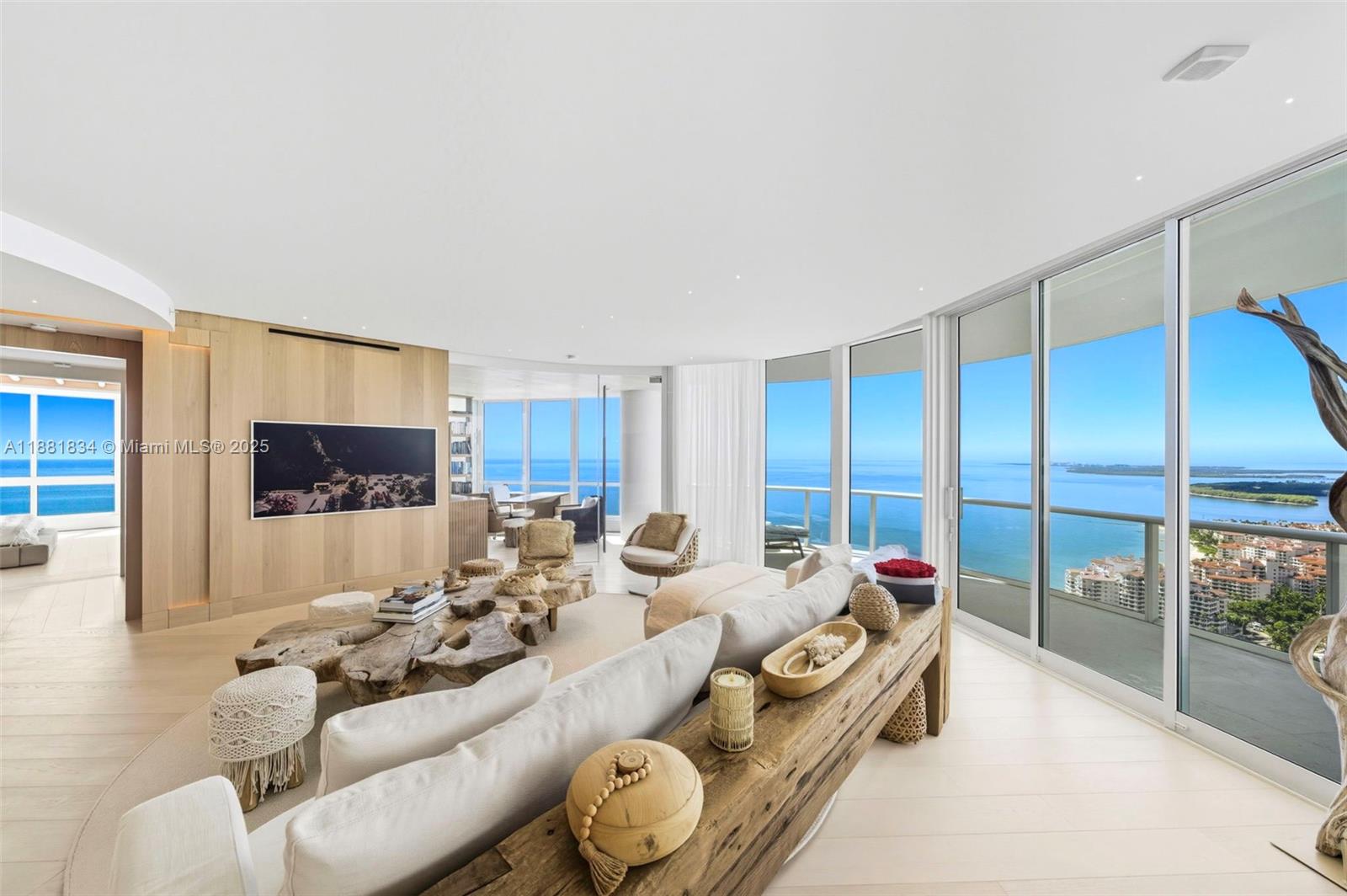 100 S Pointe Dr #3803, Miami Beach FL 33139