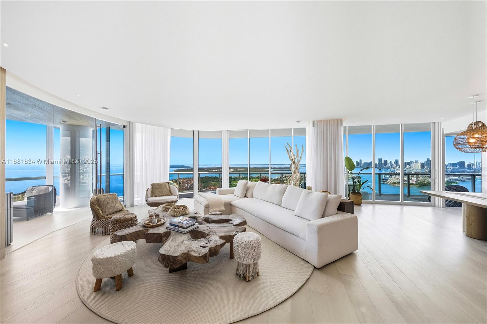 100 S Pointe Dr #3803, Miami Beach FL 33139