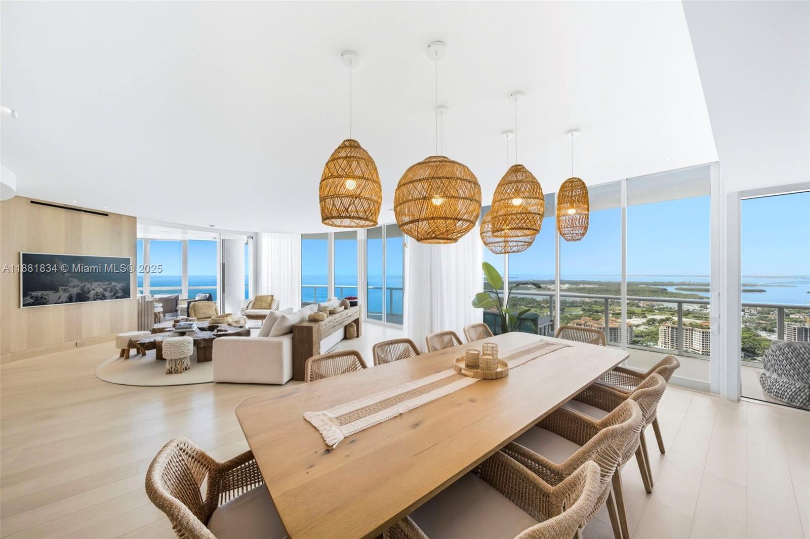 100 S Pointe Dr #3803, Miami Beach FL 33139