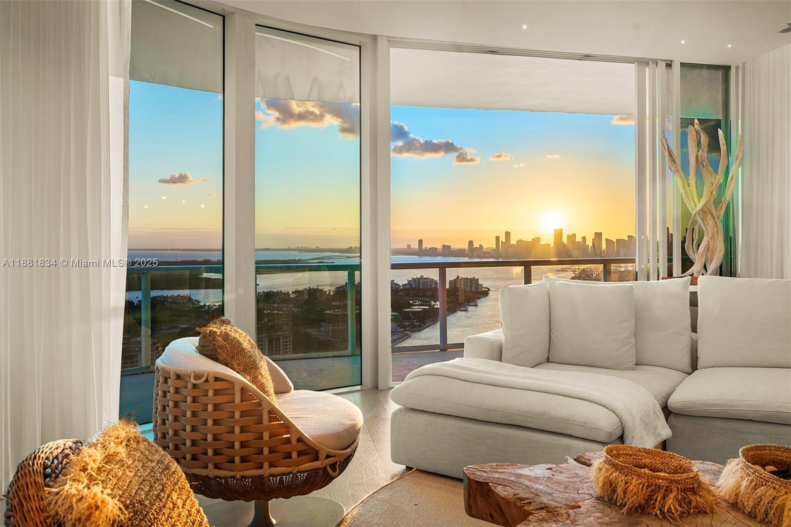 100 S Pointe Dr #3803, Miami Beach FL 33139