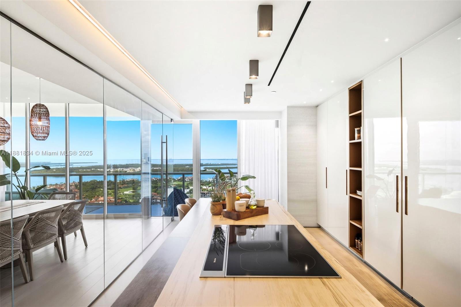 100 S Pointe Dr #3803, Miami Beach FL 33139