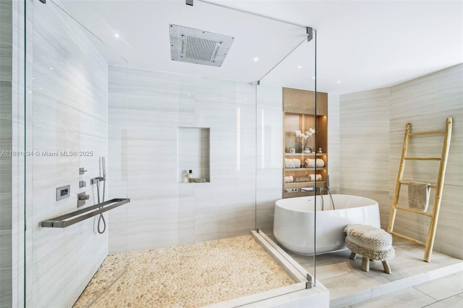 100 S Pointe Dr #3803, Miami Beach FL 33139
