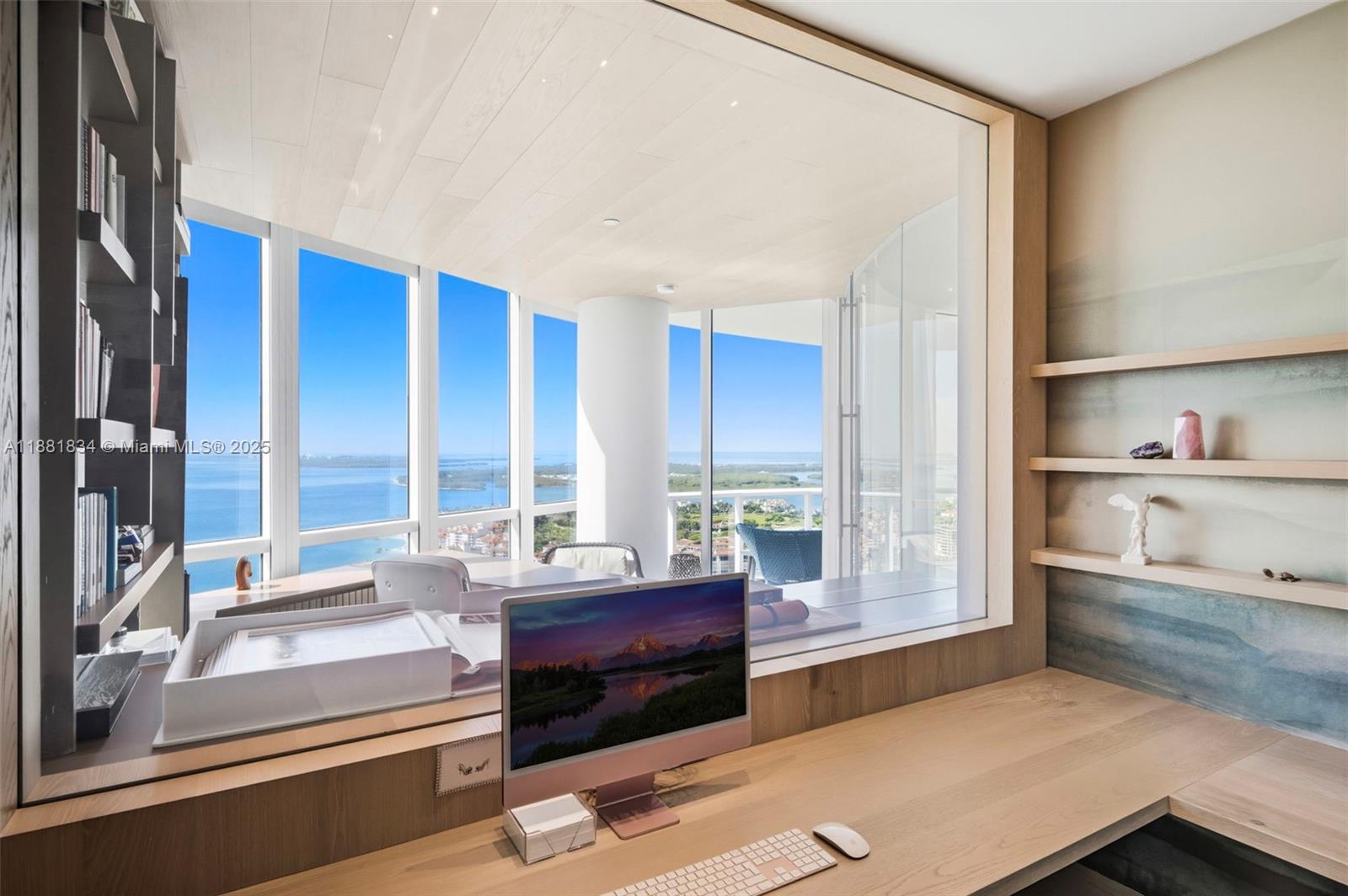 100 S Pointe Dr #3803, Miami Beach FL 33139