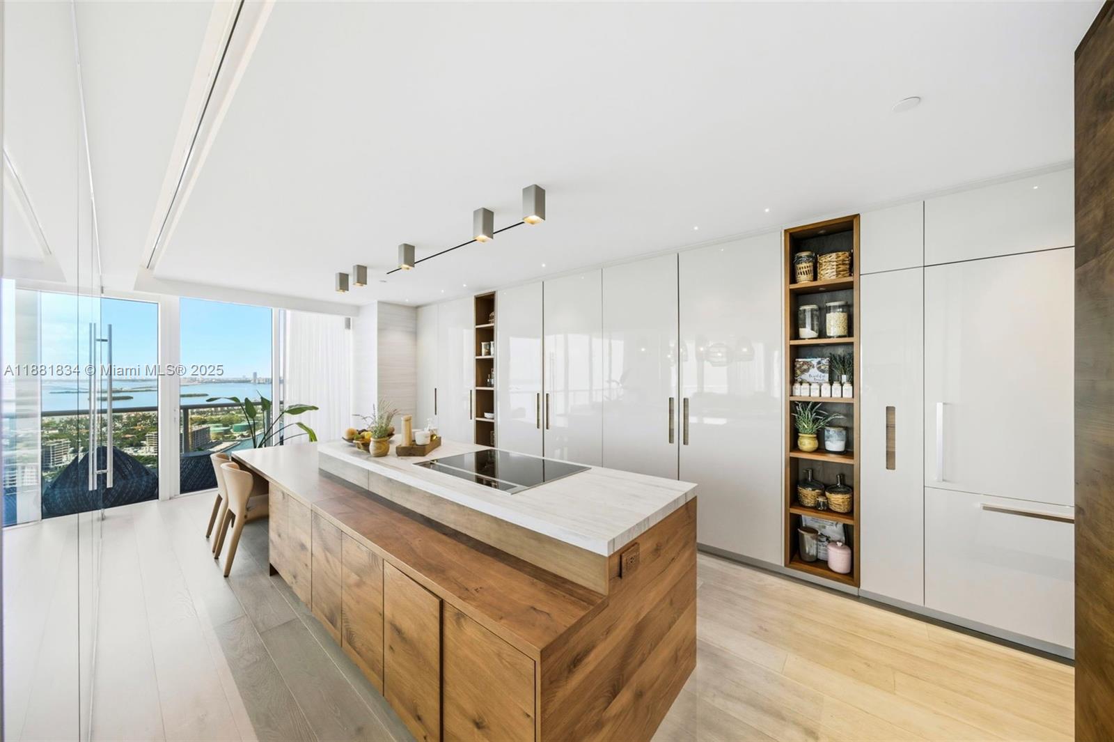100 S Pointe Dr #3803, Miami Beach FL 33139