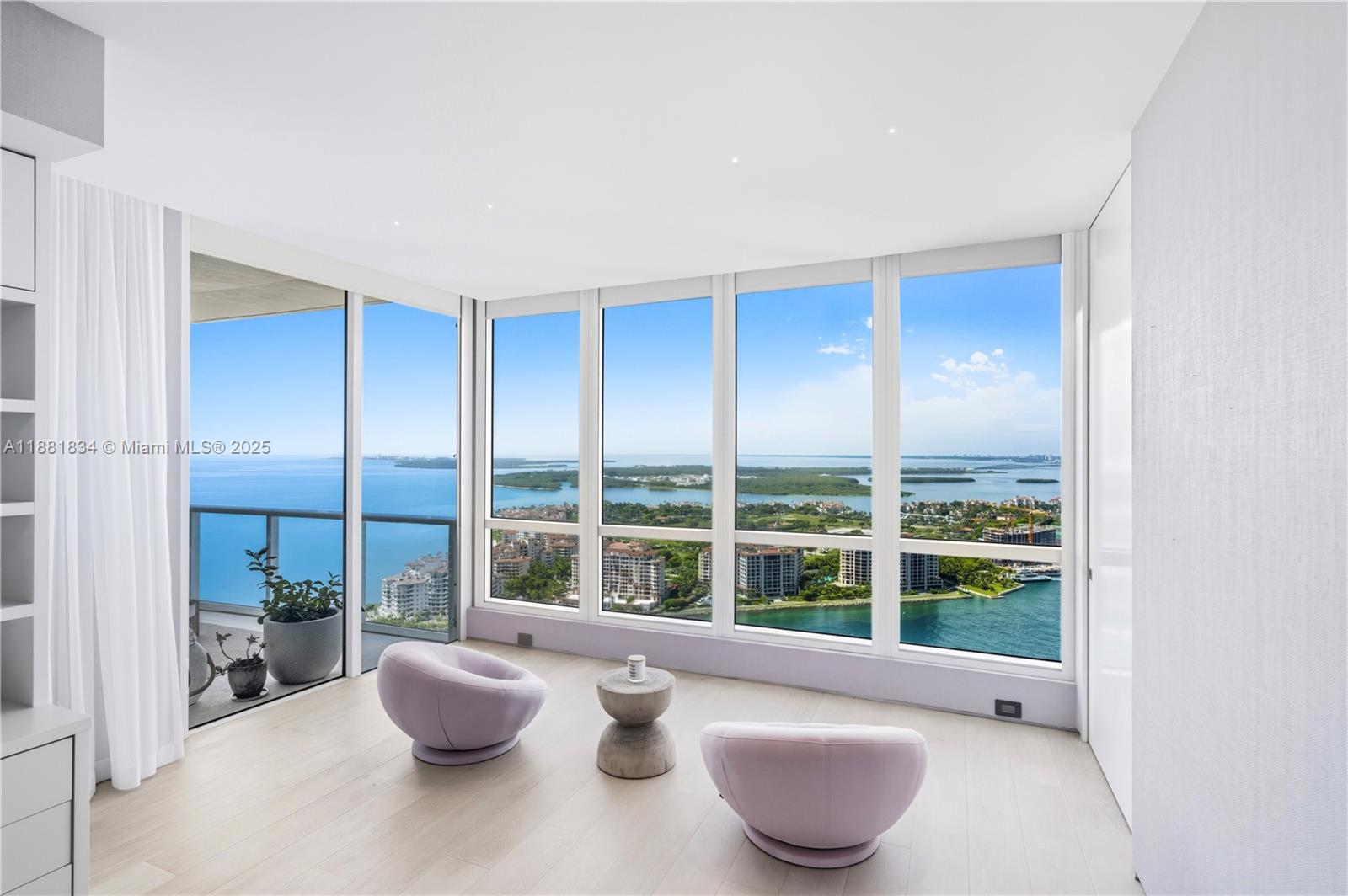 100 S Pointe Dr #3803, Miami Beach FL 33139