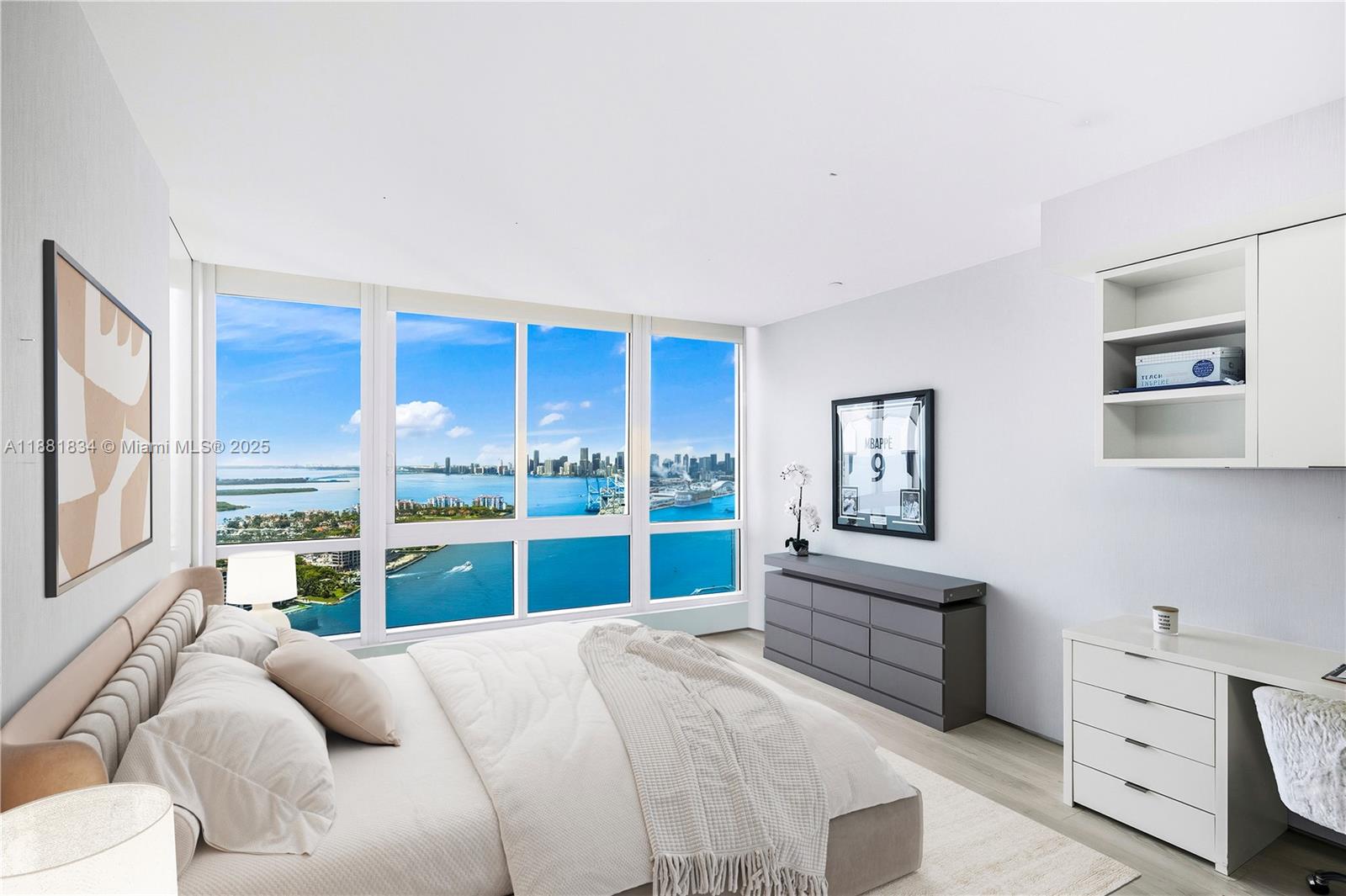 100 S Pointe Dr #3803, Miami Beach FL 33139