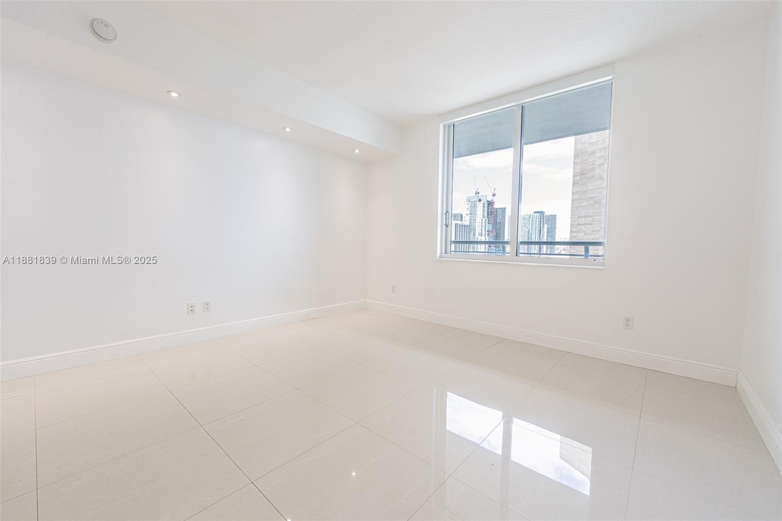 335 S Biscayne Blvd #2602, Miami FL 33131