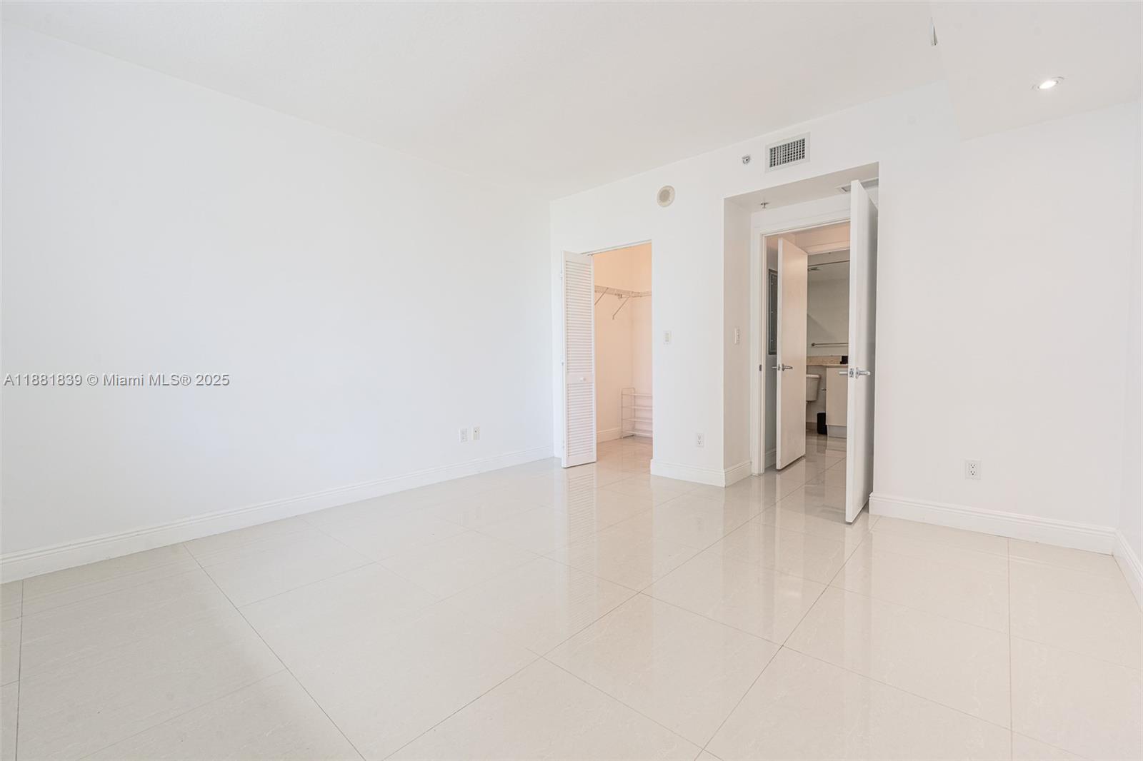 335 S Biscayne Blvd #2602, Miami FL 33131